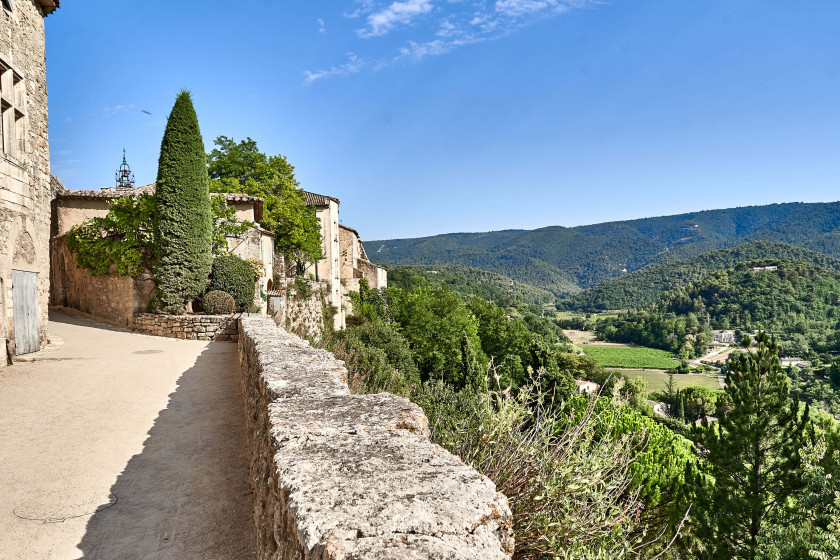 Menerbes in Luberon, Southern Provence Itinerary