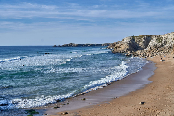 Port Bara beach, a secluded beach encircled by jagged cliffs near Kergroix, Quiberon Peninsular
